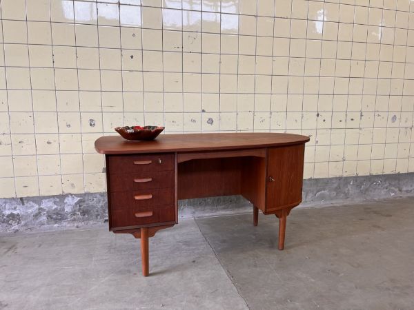 Picture of Desk by HP Hansen