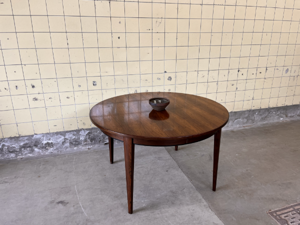 Picture of Dining Table Model 55 by Omann Jun