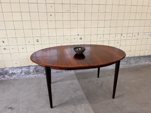 Picture of Oval Extendable Dining Table in Rosewood