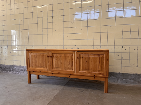 Picture of Scandinavian Buffet Cabinet in Solid Pine